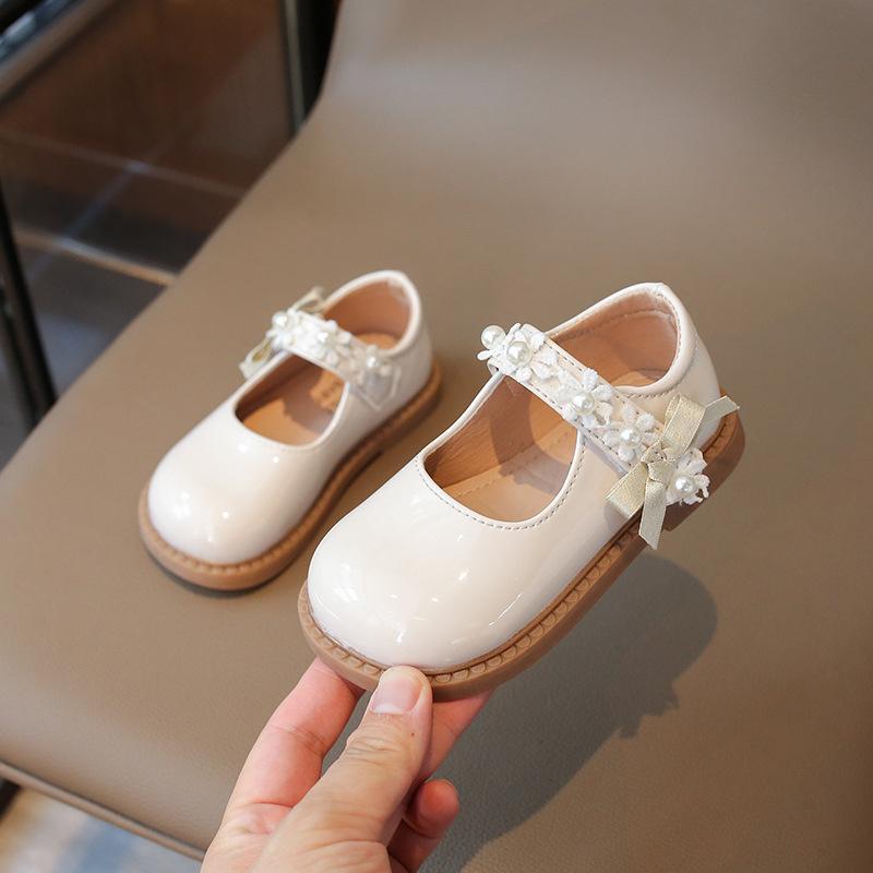 Модная детская кожаная обувь для девочек, туфли с цветами, весенняя новинка, туфли принцессы для девочек, мягкая подошва, противоскользящие, универсальные одинарные туфли для детей