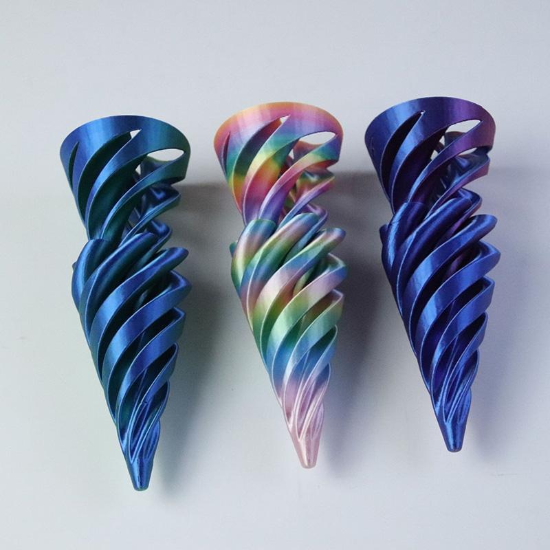 Вращающаяся пирамида Напечатанный на 3D принтере спиральный конус Трехмерная пирамида Настольная фигурка Домашнее украшение Настольные аксессуары