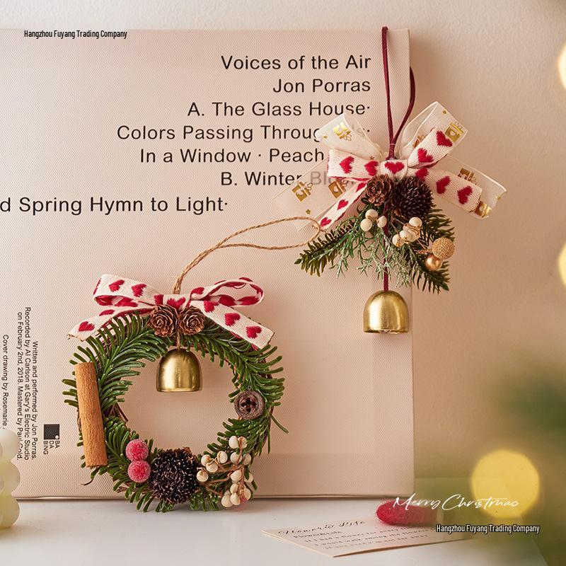 Праздничные украшения на Рождество и Новый год: Колокольчики, Венки, Украшения для елки и Подвески к Празднику Весны