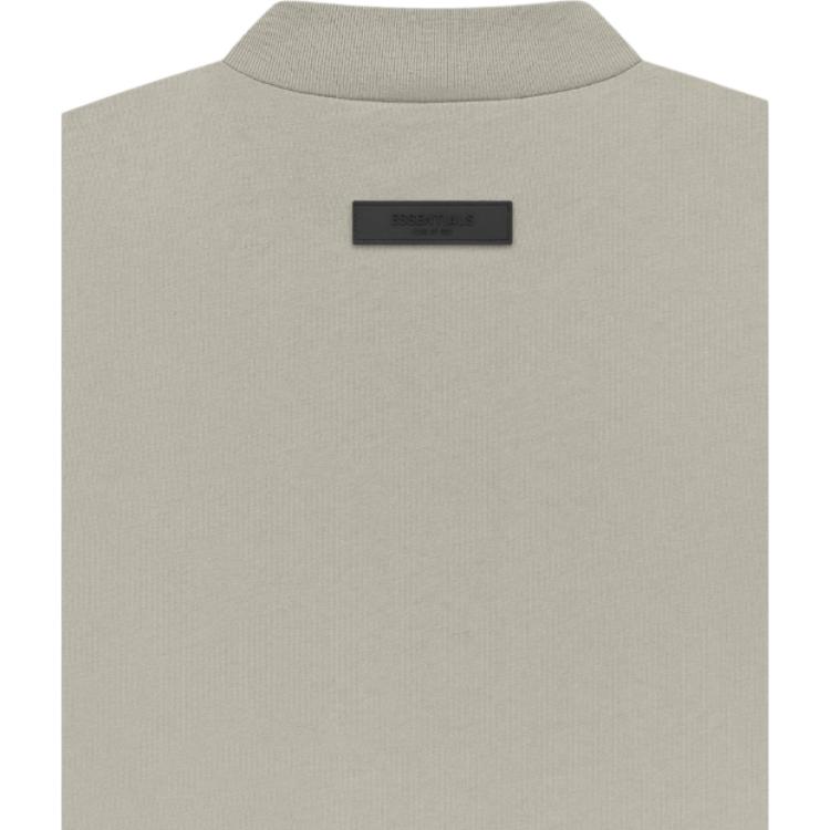 Fear of God Essentials Базовая футболка с принтом логотипа бренда Женские топы Цвет: Seal-Grey FOG-SS23-105