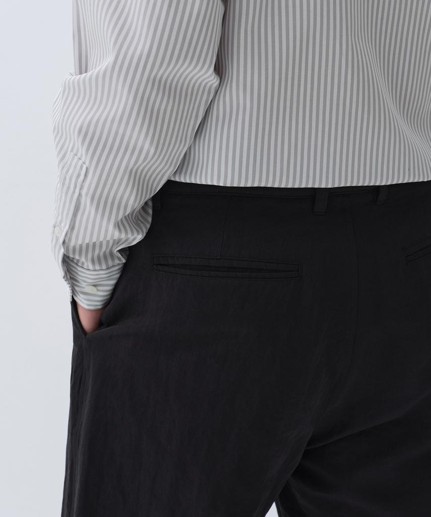 MUSINSA STANDARD [City Workers] Tapered Karmor Pants [Black]