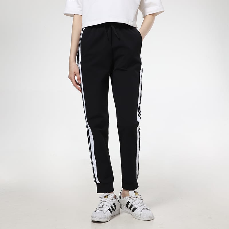 adidas Спортивные штаны женские черные GT4408