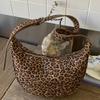 Модная женская сумка с леопардовым принтом, нишевая сумка высокой ценности в стиле кэжуал, женская новая нишевая ретро-сумка через плечо для поездок