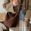 Вместительная сумка-тоут женская 2025 новая, женская сумка для通勤, высококлассная ретро-сумка через плечо, сумка-кроссбоди, сумка-ведро