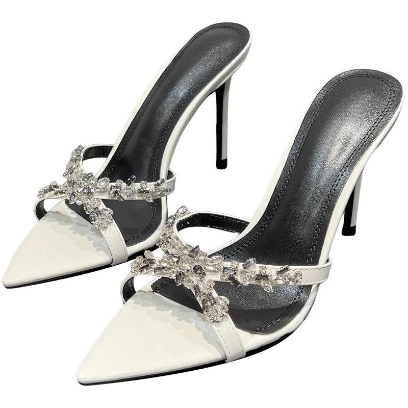 Модные сандалии со стразами женские летние новые с острым носком открытым носком из лакированной кожи с перекрестными ремешками на одном ремешке на шпильке на высоком каблуке полушлепанцы