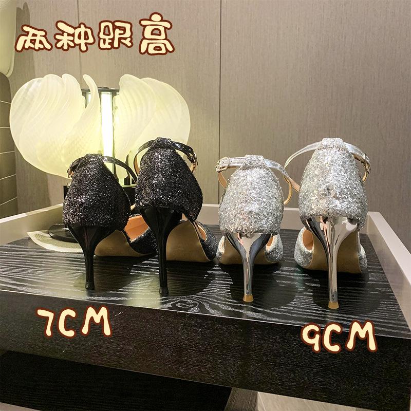 Модные сандалии с пайетками и вырезами для женщин, весенне-летние, новый стиль, острый носок, пряжка, шпилька, высокий каблук, модные сандалии