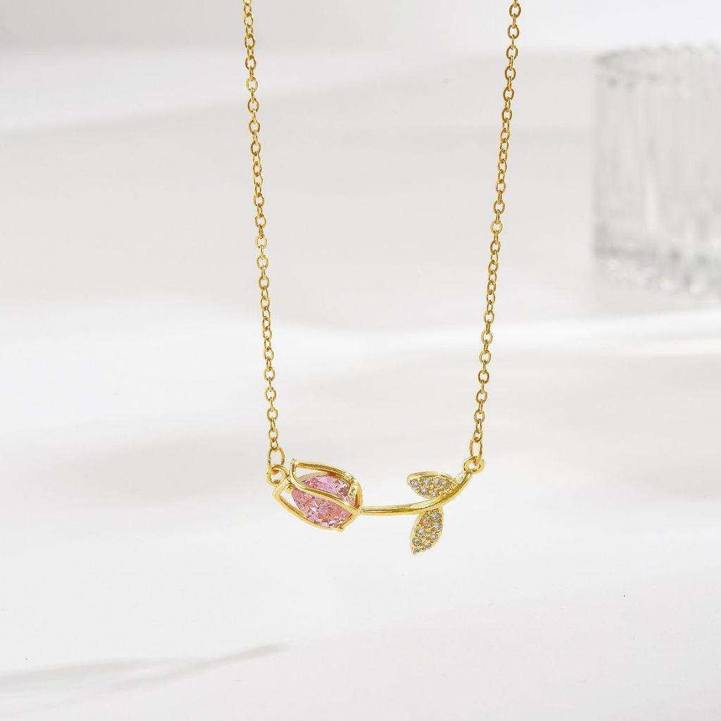 Ожерелье из титановой стали с подвеской на ключицу розового цвета — не выцветает, легкая роскошь, уникальный дизайн, универсальное женское украшение.