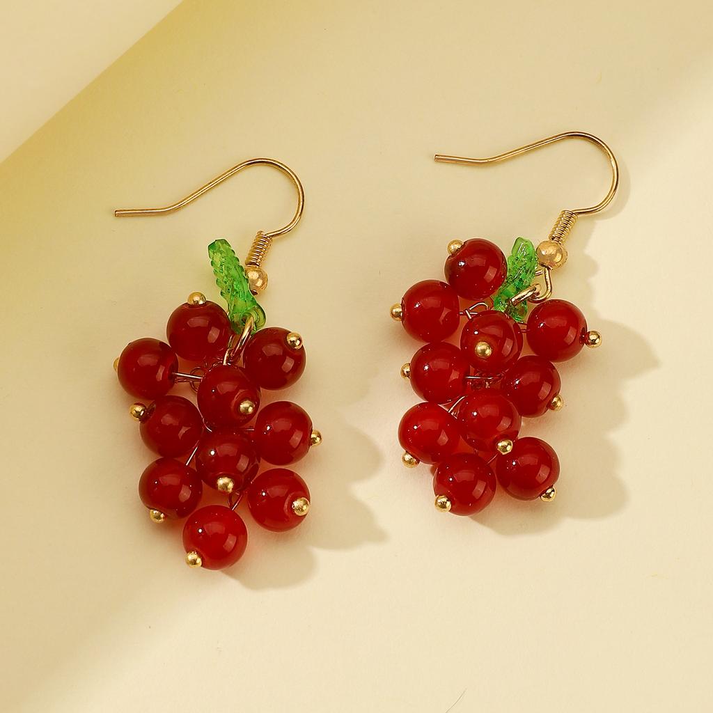Sweet Retro Red Grape Earrings Female Fresh Summer Theme Fruit Design Dangling Drop Earrings Girls Versatile Fashion Accessories