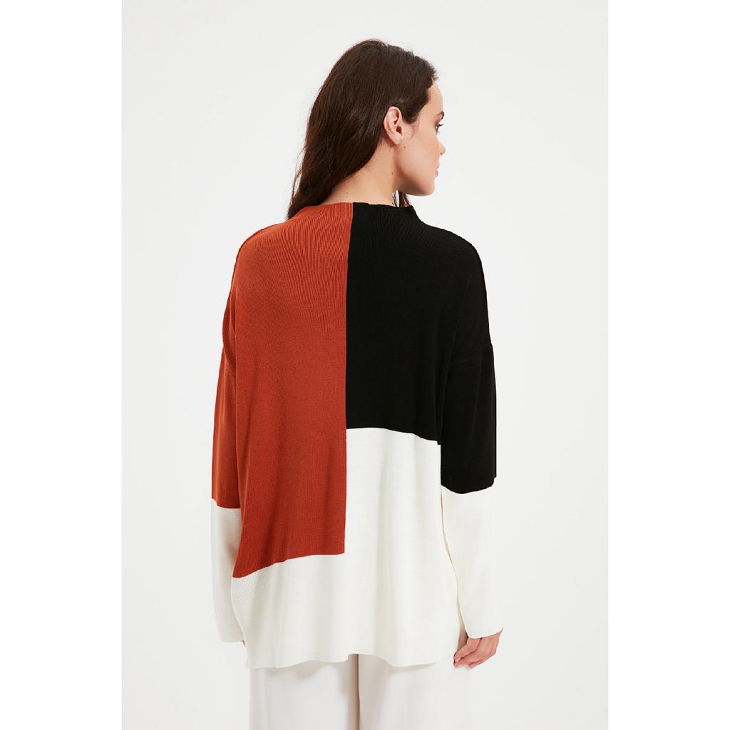 Black Color Block High Collar Knitwear Sweater Tctaw22ak0054