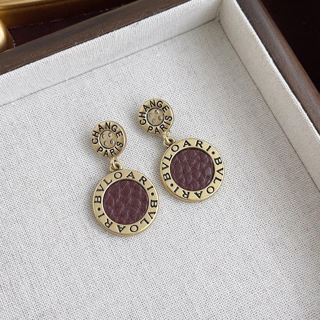 Винтажные геометрические серьги с жемчугом для женщин - Ретро стиль Гонконга, Легкая роскошь, Ощущение высокого класса