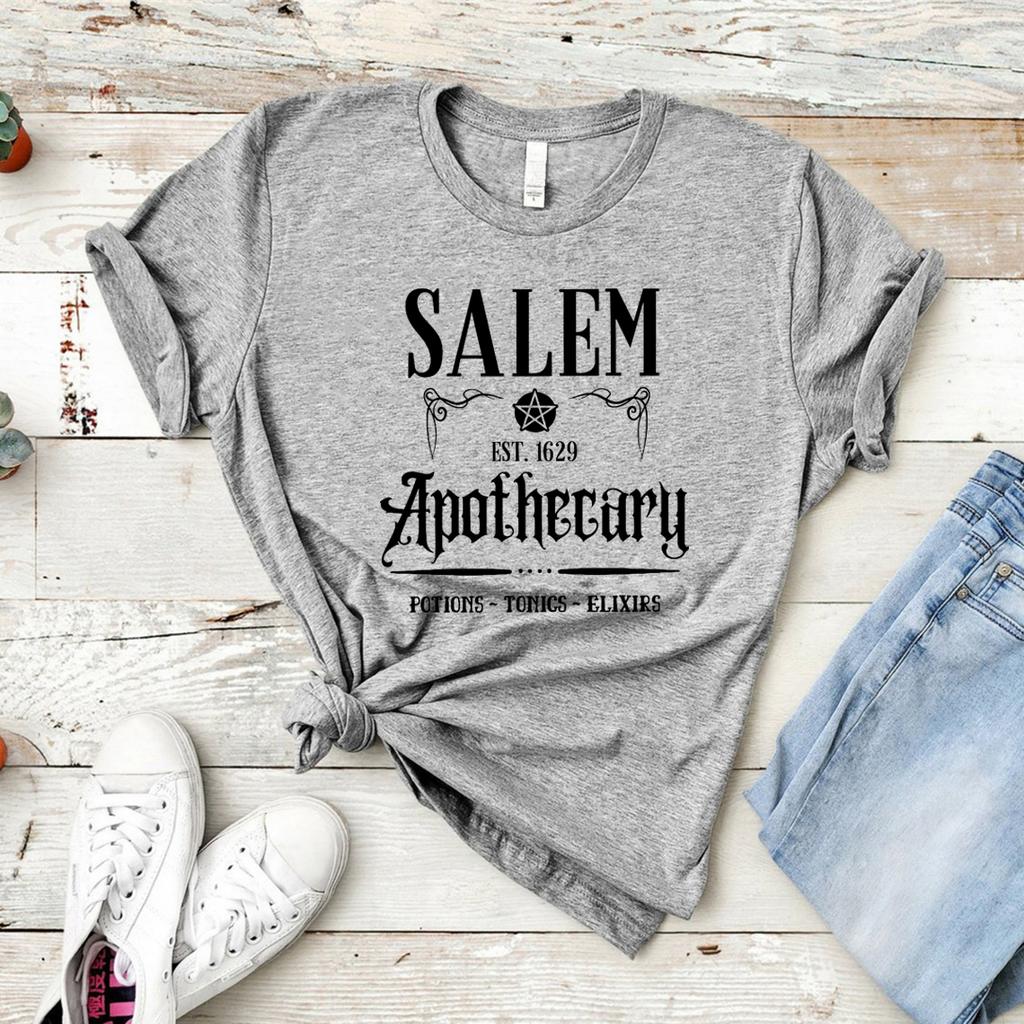Футболка Salem Apothecary Футболка на Хэллоуин Футболка с изображением ведьм Футболка с изображением сестер-ведьм Смешная футболка на Хэллоуин Женские футболки Графические футболки
