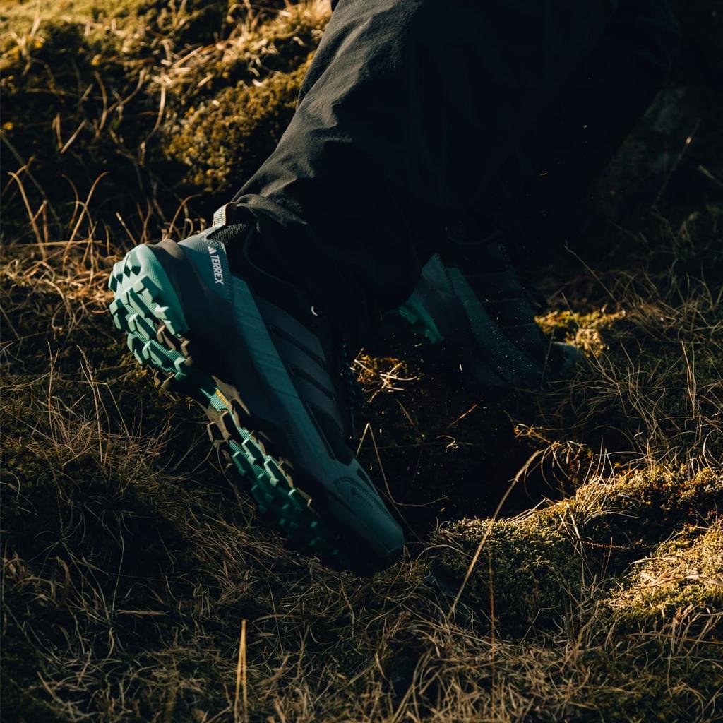adidas Terre Skychaser AX5 GORE-TEX Туристическая JQ2209 Мужская Спортивная обувь Terrex Основной Черный / Угольный / Чистый Бирюзовый
