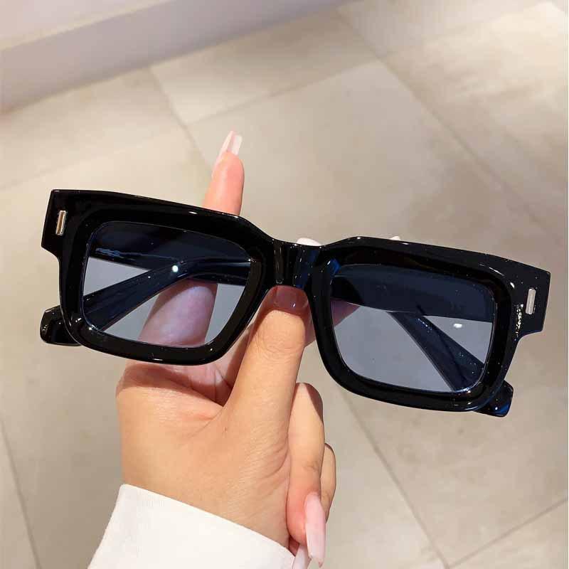 Classic Small Frame Square Rivet Sunglasses Women For Men Fashion Vintage Trendy Sun Glasses Luxury Brand Designer Punk Shades