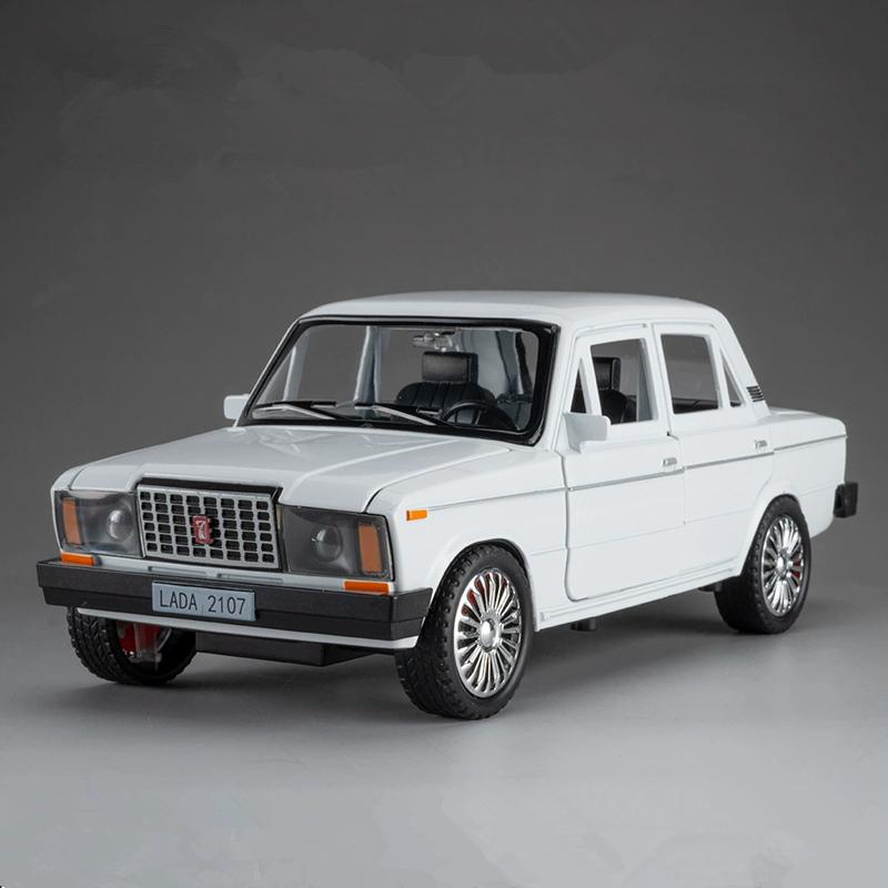 1/18 ВАЗ 2107 Классический Автомобиль Сплав Модель Автомобиля Литьевой Металл Транспортные Средства Модель Автомобиля Симуляция Звука и Света Коллекция Детские Игрушки Подарок