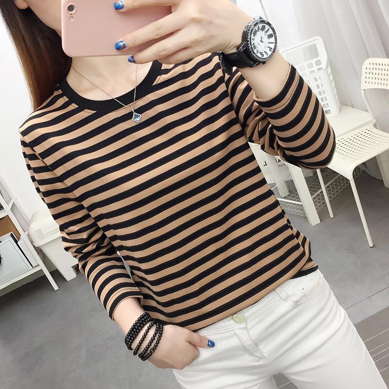 Женская полосатая футболка с длинным рукавом на весну и осень — свободный крой для мам среднего и пожилого возраста