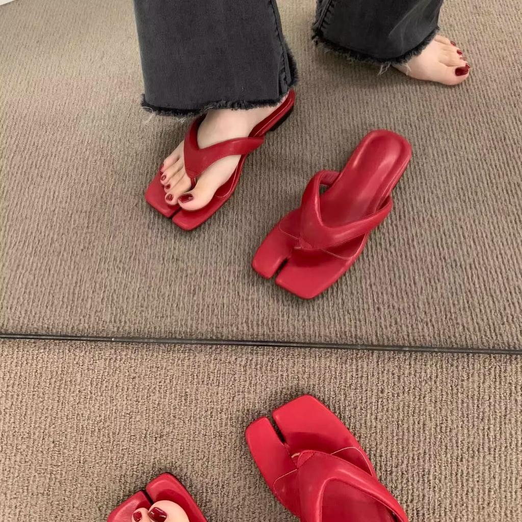 Beautiful Skirt Silver Toe Beach Slippers Women's Summer Wear 2025 New Flat-bottomed Flip-flops Pig's Trotters Cool Slippers