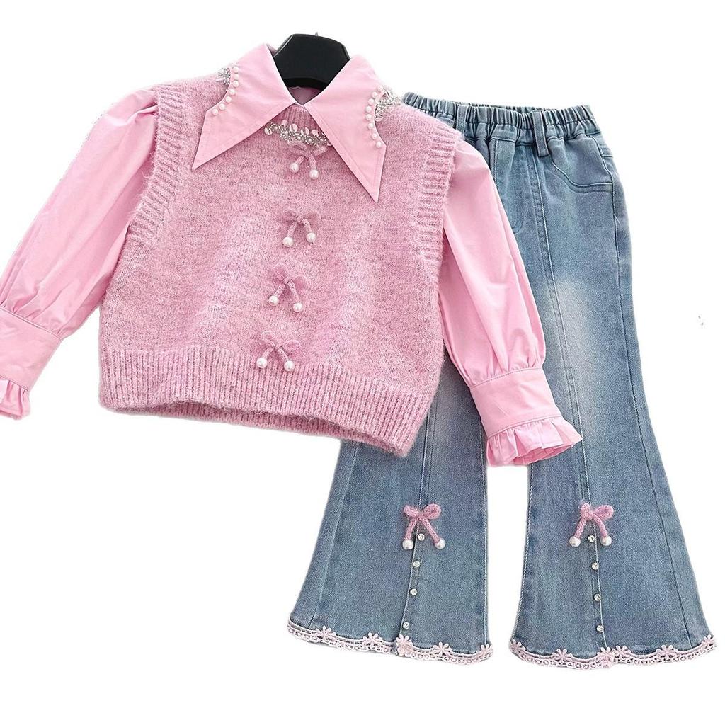 2025 Модный розовый жилет, рубашка и расклешенные джинсы. Вязаный комплект для весны и осени.