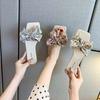 Новые женские тапочки, летние пляжные тапочки с принтом и бантиками, однословные сандалии, модные тапочки большого размера на плоской подошве