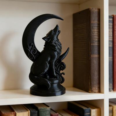 3D-печатная скульптура воющего волка на основании в виде полумесяца, матовое черное покрытие, коллекционное искусство, готическая черная статуэтка для книжной полки, стола