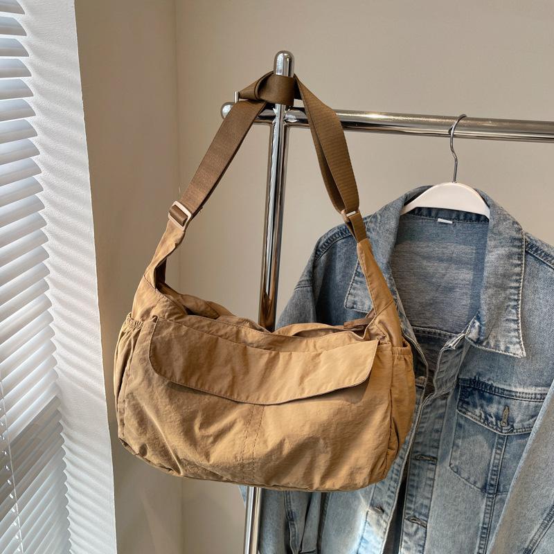 Japanese Simple Commuter Large-Capacity Messenger Bag Female Light Mailman Shoulder Bag College Student Class Bag