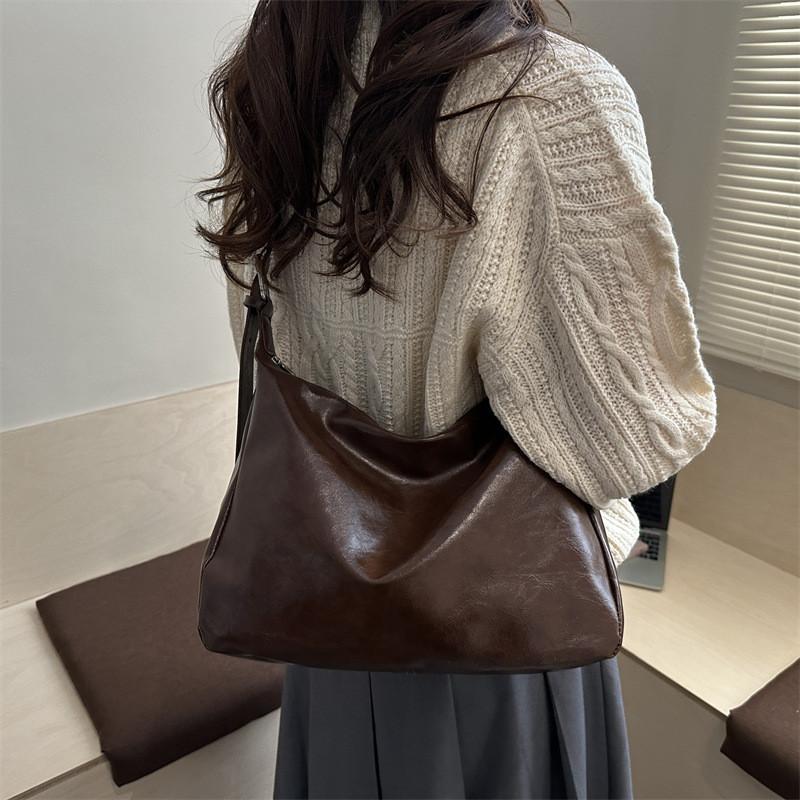 Womens Fashion Pu Shoulder Bag With Zipper Closure And Inner Phone Pocket For Casual Wear