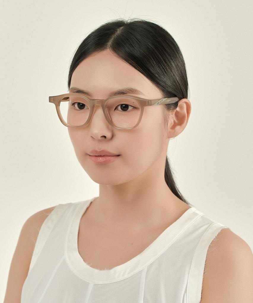 Naineokodeu Horn Tar