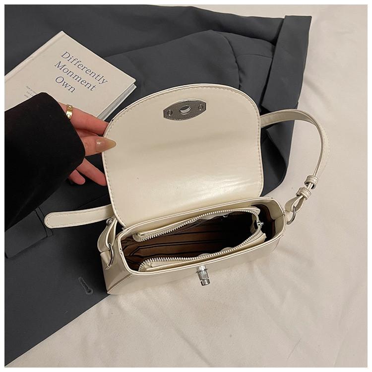 Ielgy Trendy All-Match Small Square Bag Fashion One-Shoulder Casual Messenger Bag