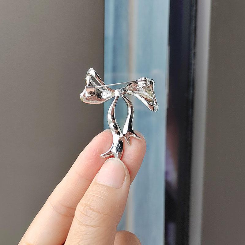 Super Flash Full Diamond Zircon Bow Brooch Corsage Female Elegant High-end Suit Pin