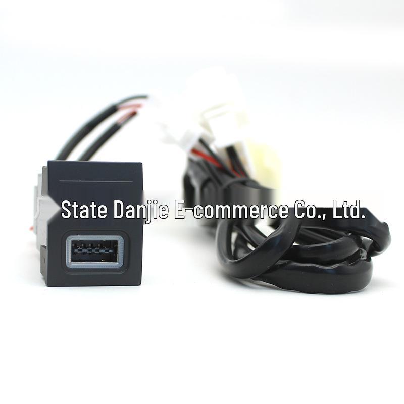 Совместимо с моделями Volkswagen POLO 04-11: Розетка с быстрой зарядкой USB QC3.0C + Type-C.