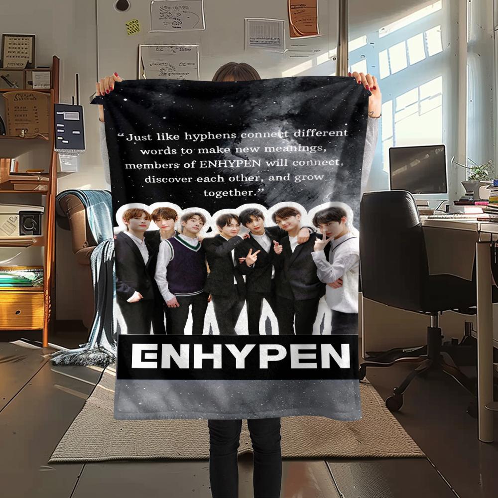 1 шт. Фланелевое одеяло с принтом Enhypen, Высококачественное, для всех сезонов, Декор для дома, Тепло и уют, Идеально для рождественских подарков