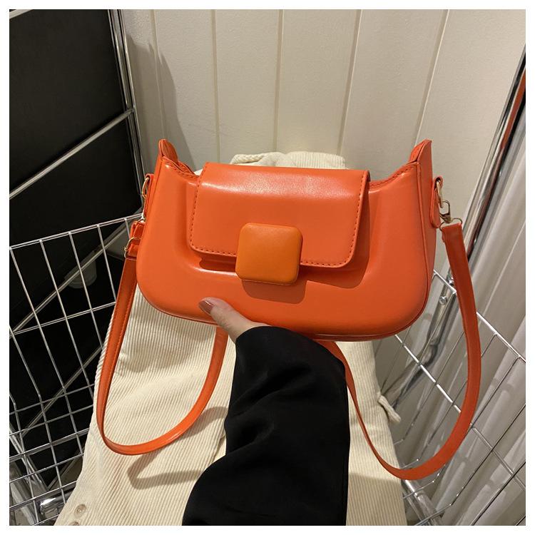 Versatile Ind Korean Version Solid Color Texture Underarm Bag Female 2024 Winter Retro Commuter Messenger Bag Small Square Bag Female
