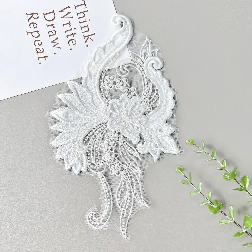 White Handmade Beads Three-Dimensional Flower Embroidery Applique Clothing Wedding Dress Evening Dress Decorative Cloth Sticker Accessories
