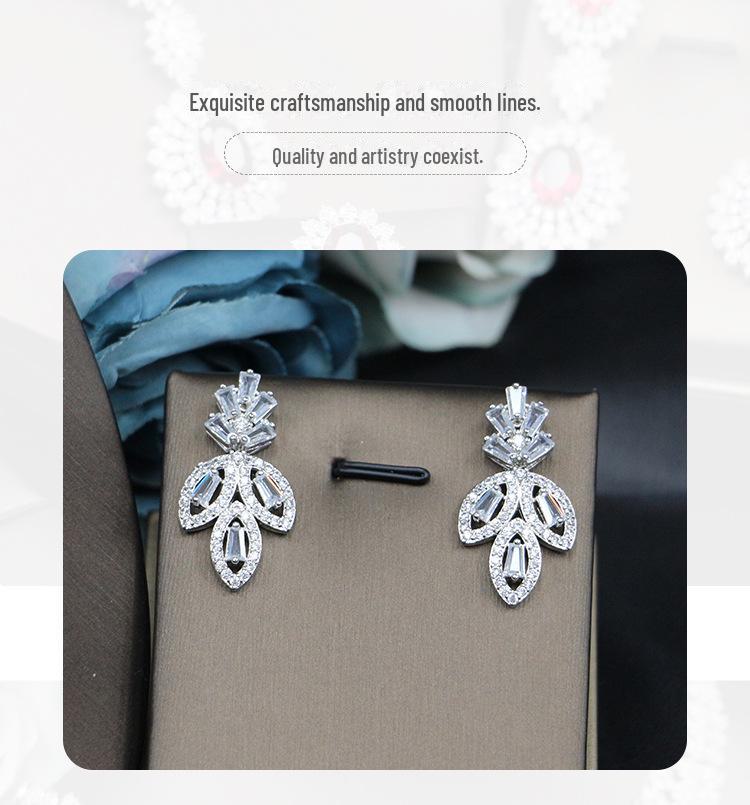 «Комплект свадебных украшений»: Цирконовое ожерелье, серьги и кольцо для банкетного платья