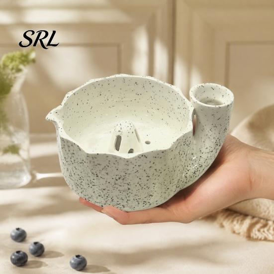 Space Saving Kitchen Tool Self-Spinning Ceramic Berry Washing Bowl, Built-In Drainage Holes Handheld Produce Rinsing Basket Fruit Strainer,