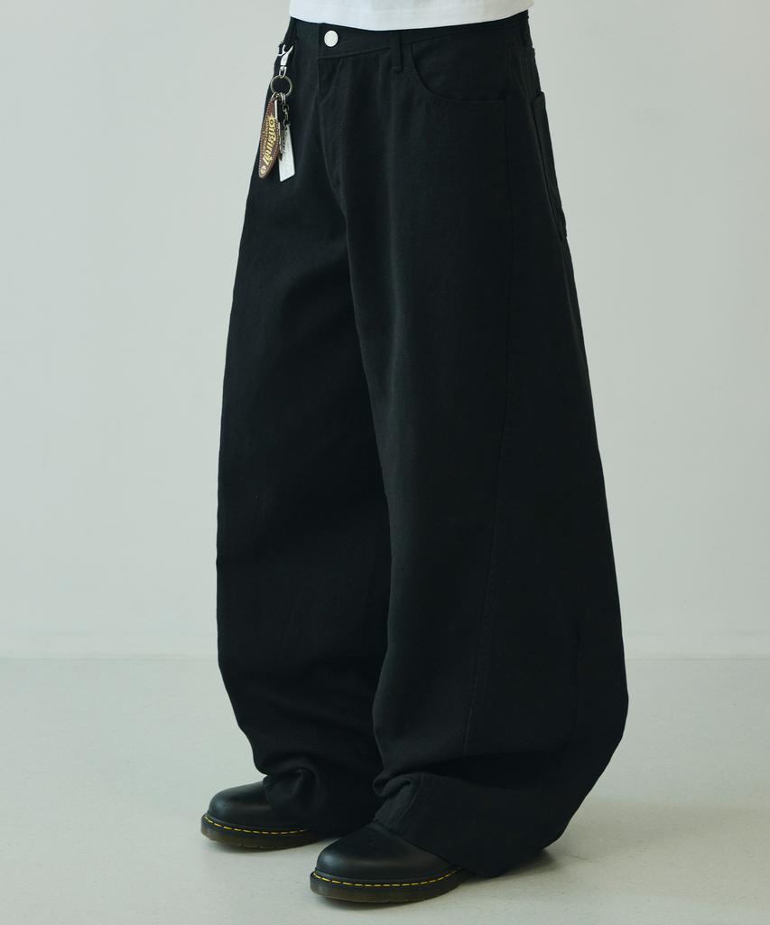 SIGNATURE Twist Curved Cotton Pants [Black]