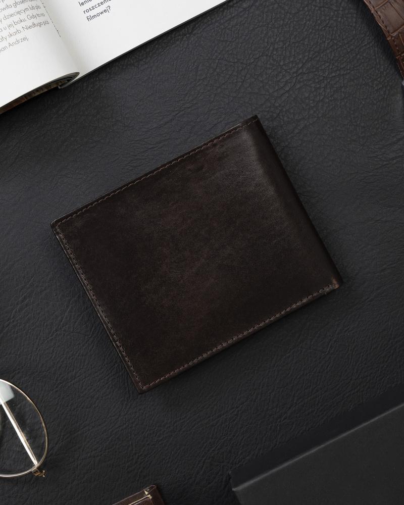 Men's horizontal wallet with gold accent, natural grain leather - Rovicky