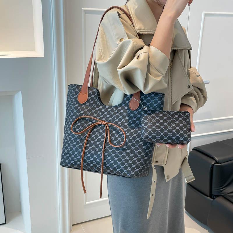 Premium Sense Large-capacity Bag Women's 2025 New Autumn Fashion Printed Shoulder Bag Commuter Tote Bag