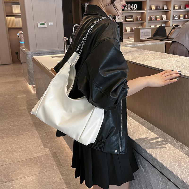 В этом году популярна сумка-тоут для отдыха и поездок на работу, женская летняя новая модная простая сумка через плечо большой вместимости 2024 года