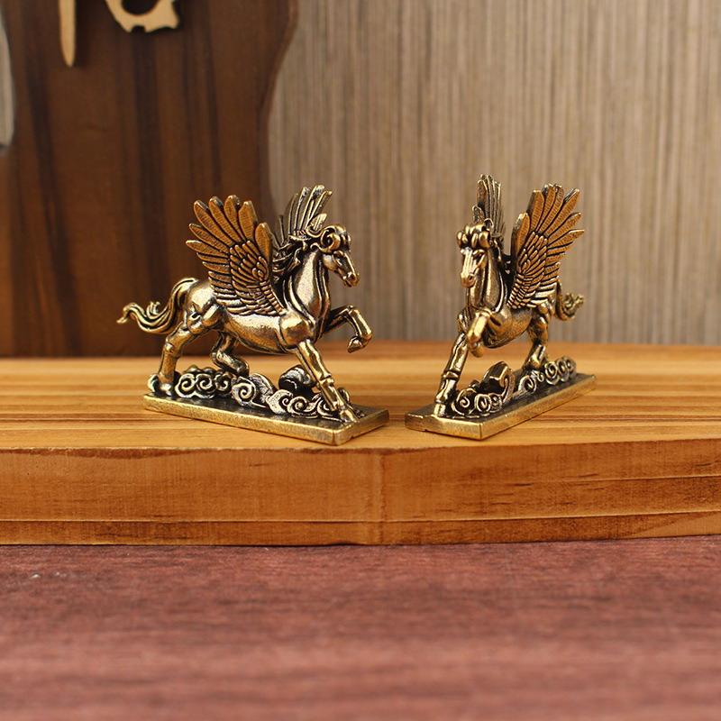2026 Статуэтка Лошади по китайскому зодиаку Бронзовая Лошадь Настольное украшение Гостиная Чайный столик Скульптура Металлическое изделие Домашние украшения