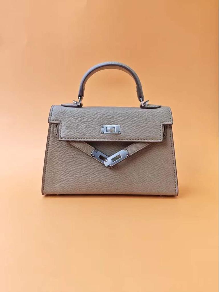 Женская знаковая сумка-тоут в стиле колор-блок Осень/Зима 2025