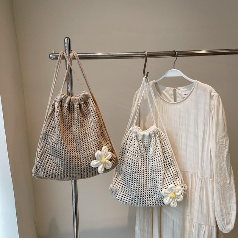 Yogodlns Модная однотонная вязаная крючком сумка на плечо с цветочным декором, плетеная женская пляжная праздничная сумка-ведро с выемкой, большая вместимость, рюкзак