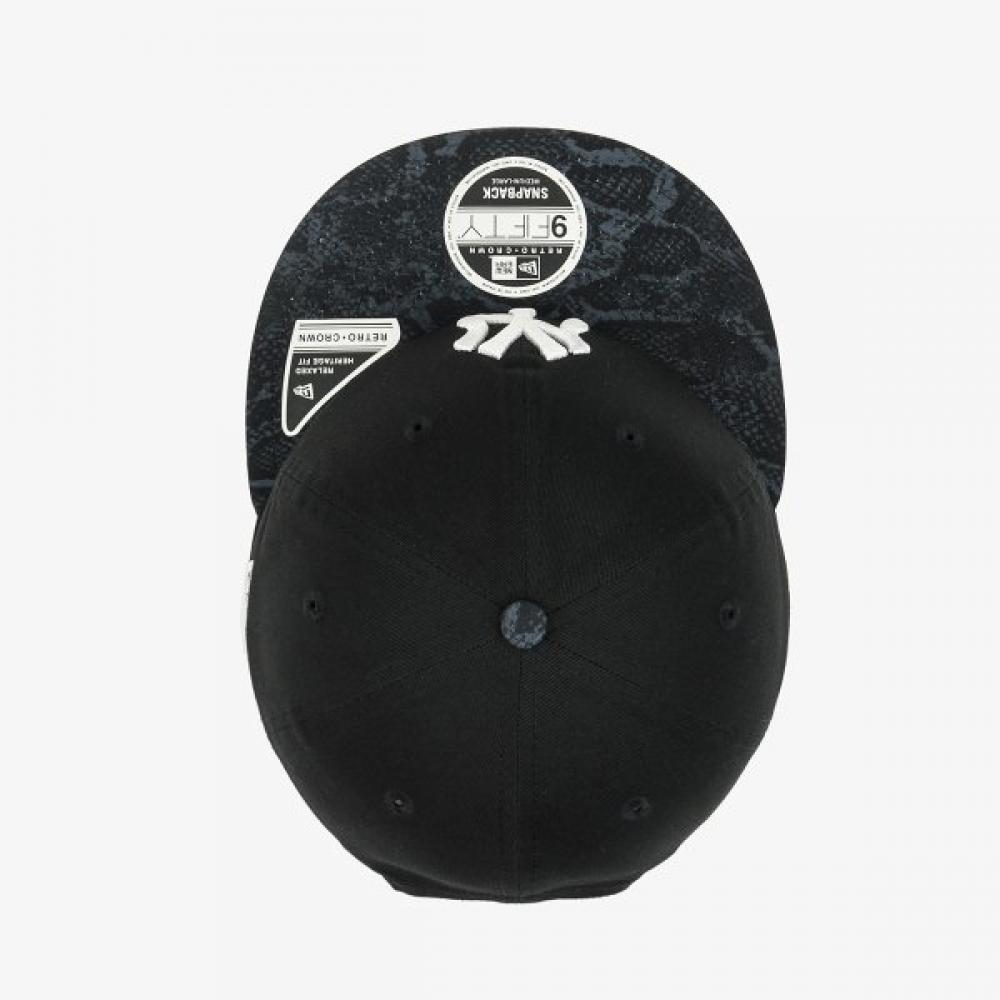 New Era New York Yankees Snake Pattern Retro Crown Snapback Black 14693901