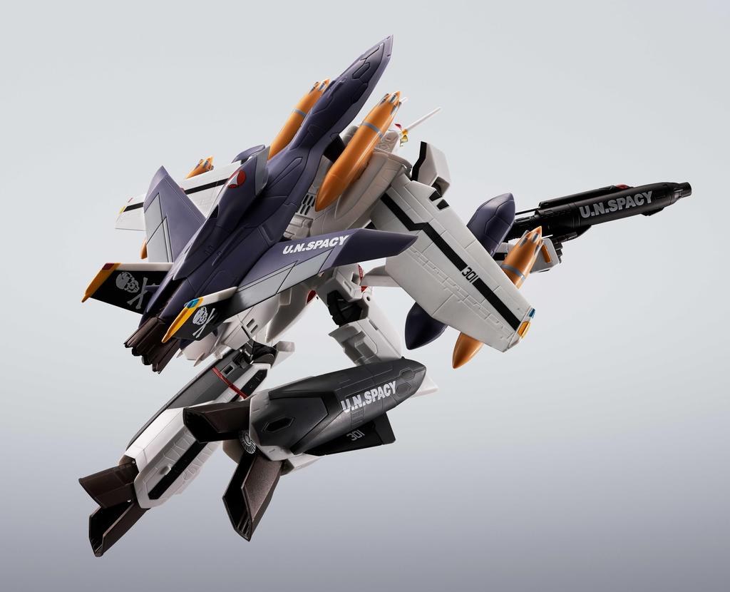 TAMASHII NATIONS R Macross Zero Phoenix ABS PVC Movable Figure HI-METAL VF-OS (Roy Focker's Custom) + QF-2200D-B Ghost, Approx. 140mm, & Die-Cast &