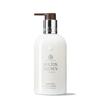 MOLTON BROWN Suede Oris Body Lotion 300 мл Сухой увлажняющий шипровый подарочный порошок [Официальный]