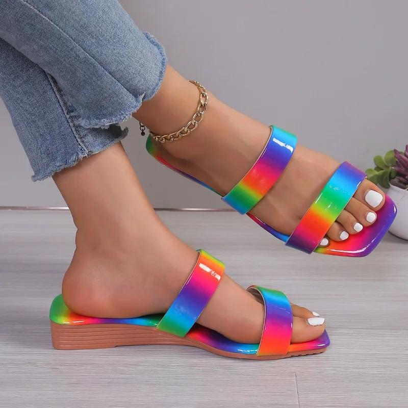 Модная распродажа женской обуви 2024 года, летние новые радужные цвета, женские тапочки большого размера, удобные и дышащие повседневные тапочки