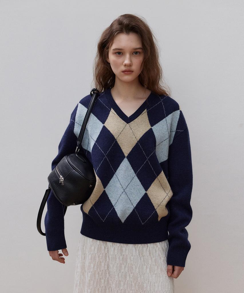 HANE Bigging Argyle V-Neck Knit_Navy