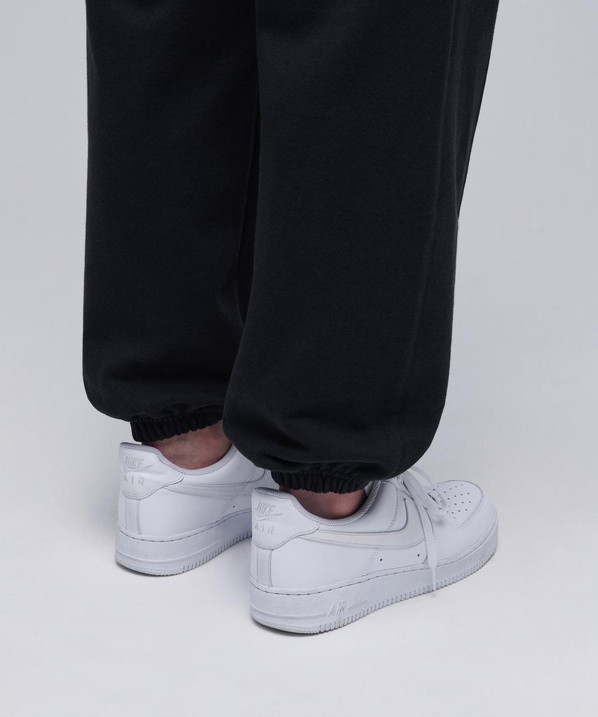 MUSINSA STANDARD Pin Tuck Wide Sweatpants [Black]