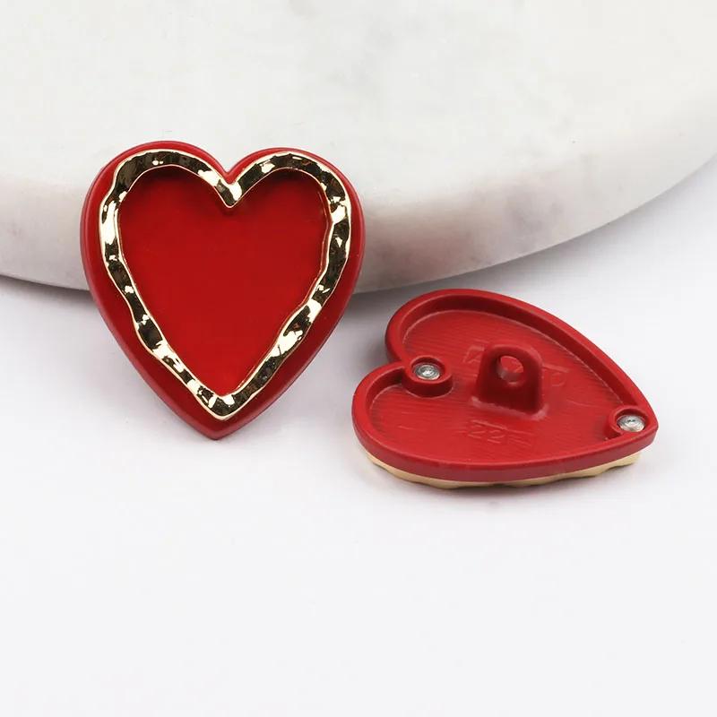 10Pcs/lot 15/22mm Delicate Red Heart Button Vintage Gold Outline Button Cardigan Sweater Decorative Buttons