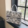 High-Value Chinese Style Blue & White Porcelain Pattern Durable Felt Tote Handbag