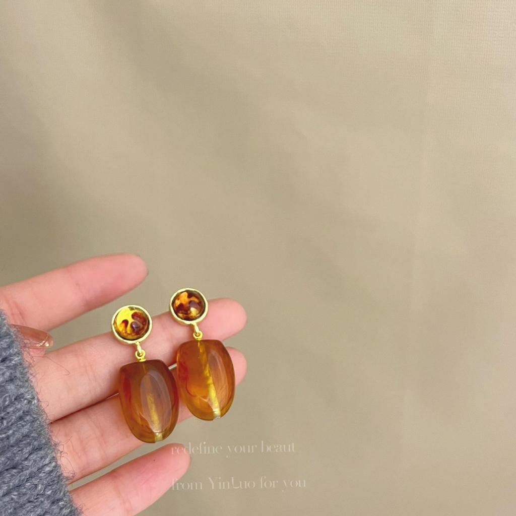 «Серьги-иглы Майяра 925»: "Янтарный жемчуг в стиле ретро для осени/зимы"